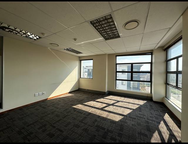 432M² OFFICE TO LET IN ECO PARK ESTATE